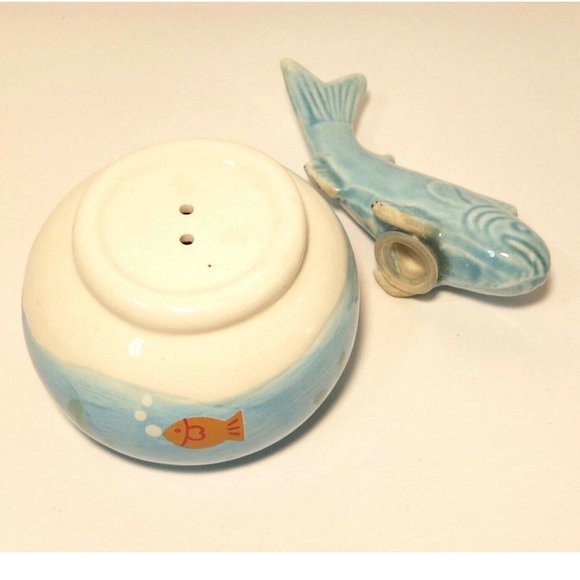 Vintage Ceramic Fish & Bowl Salt and Pepper Shaker - Condiment Set - Picture 7 of 8